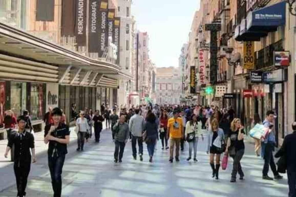 Picasso Callao Wifi Free - Temporada Rental Workers & Stud Madrid Bagian luar foto